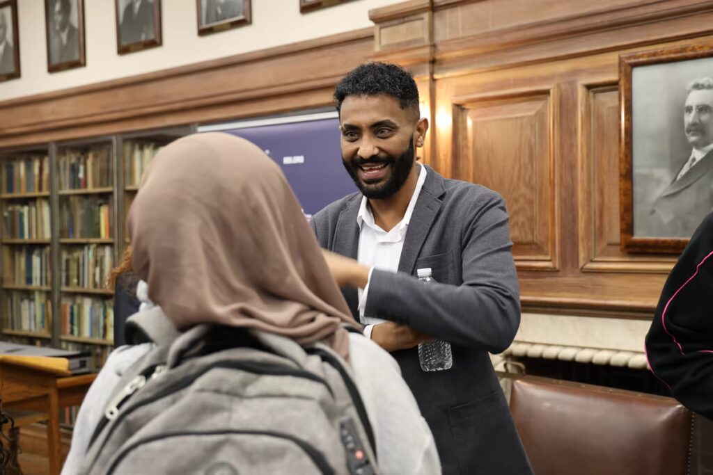 Conversation at an RDI event